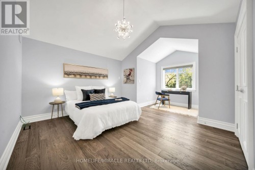 271 Oakhill Road, Mississauga, ON 