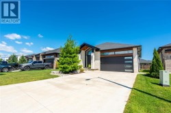 616 MEAD COURT Sarnia, ON N7W 0B5