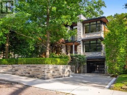 11 PINE CRESCENT Toronto, ON M4E 1L1