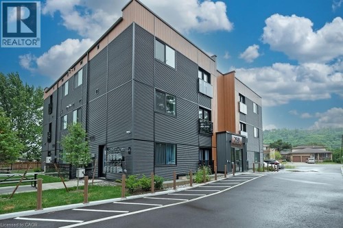 261 KING Street E Unit# 0A , Stoney Creek, Ontario L8G 1L9 2