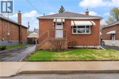 65 EAST 11TH Street Unit# Main Floor , Hamilton, Ontario L9A 3T3 2