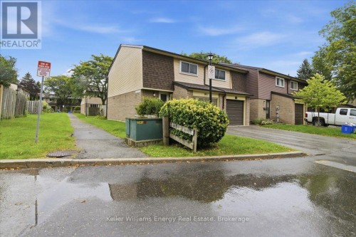 81 - 909 BURNS STREET W  Whitby (Lynde Creek), ON L1N 6J5
