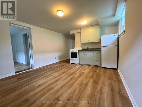 BASEMENT APARTMENT - 20 PARK BOULEVARD , Toronto, Ontario M8W 1G7 4