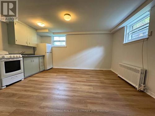BASEMENT APARTMENT - 20 PARK BOULEVARD , Toronto, Ontario M8W 1G7 5