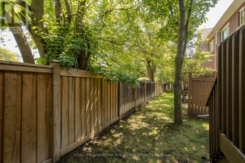 4 - 2410 Woodward Avenue, Burlington, ON 