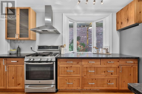 21 Cumberland Drive, Mississauga, ON 