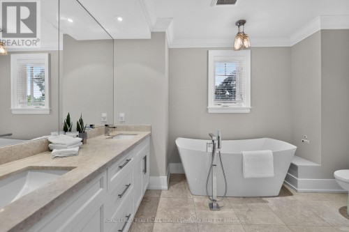 21 Cumberland Drive, Mississauga, ON 