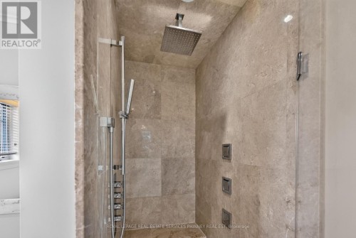 21 Cumberland Drive, Mississauga, ON 