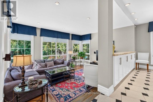 3151 Lakeshore Road, Burlington, ON 