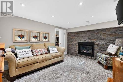3151 Lakeshore Road, Burlington, ON 