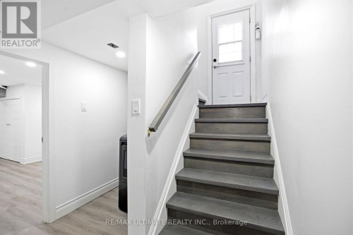 355 CULFORD ROAD , Toronto, Ontario M6L 2V8 2