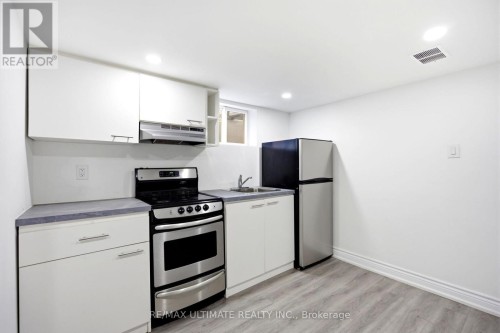 355 CULFORD ROAD , Toronto, Ontario M6L 2V8 4