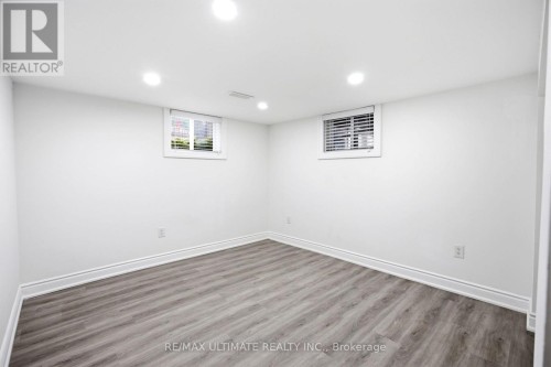 355 CULFORD ROAD , Toronto, Ontario M6L 2V8 5