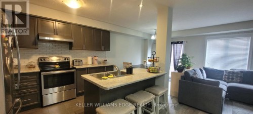 90 BLOOM CRESCENT , Hamilton, Ontario L0R 1P0 2
