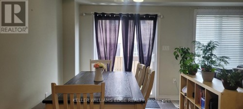 90 BLOOM CRESCENT , Hamilton, Ontario L0R 1P0 5