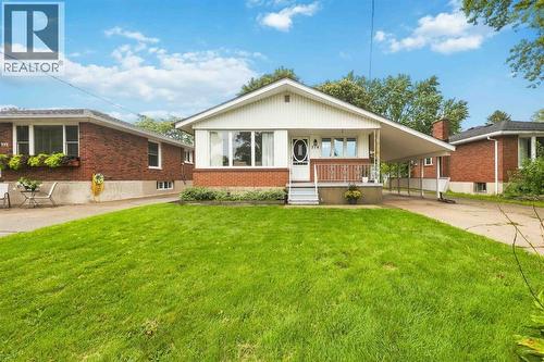 714 Victoria AVENUE  Point Edward, ON N7V 1J8
