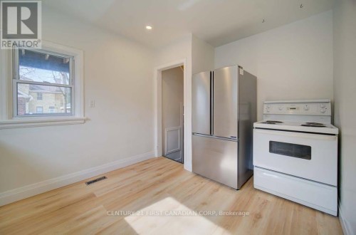 3 - 581 TALBOT STREET , London East (East F), Ontario N6A 2T2 4