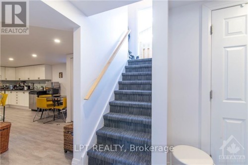 2 - 658 SHERBOURNE ROAD , Ottawa, Ontario K2A 3H3 2