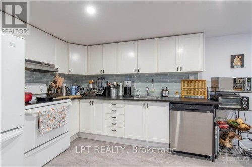 2 - 658 SHERBOURNE ROAD , Ottawa, Ontario K2A 3H3 5