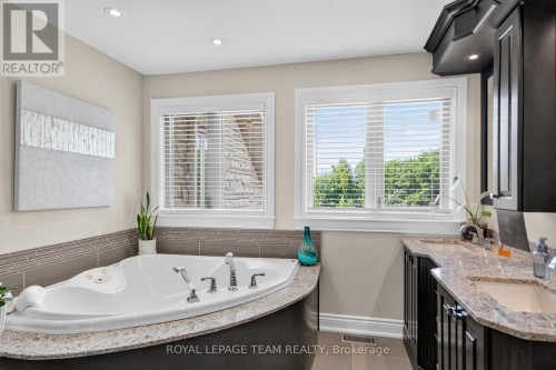1425 Balmoral Drive, Ottawa, ON 