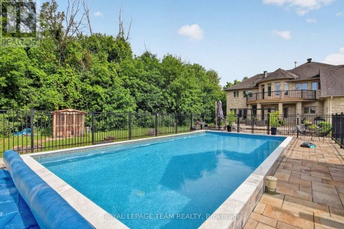 1425 Balmoral Drive, Ottawa, ON 