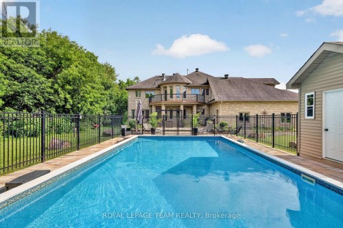 1425 Balmoral Drive, Ottawa, ON 