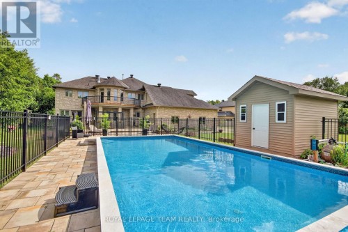 1425 Balmoral Drive, Ottawa, ON 