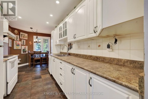 9 Streamwood Lane, Ottawa, ON 