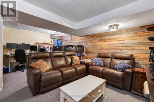 9 Streamwood Lane, Ottawa, ON 