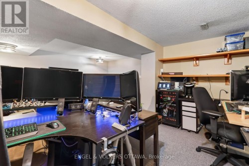 9 Streamwood Lane, Ottawa, ON 