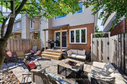 9 Streamwood Lane, Ottawa, ON 