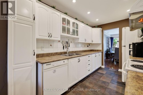 9 Streamwood Lane, Ottawa, ON 