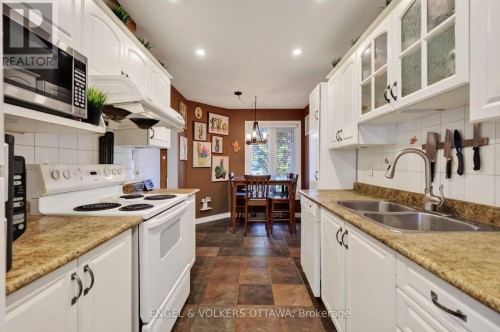 9 Streamwood Lane, Ottawa, ON 