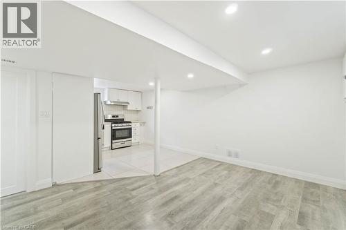65 ALMOND Street Unit# LOWER , Welland, Ontario L3B 3P6 4