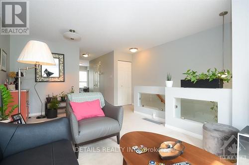 12 Manhattan Crescent, Ottawa, ON 