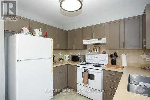 12 Manhattan Crescent, Ottawa, ON 