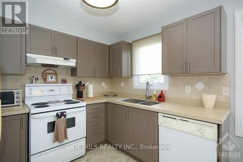 12 Manhattan Crescent, Ottawa, ON 