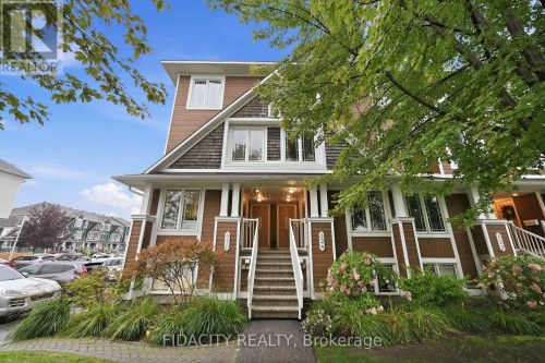 55 - 324 CROWNRIDGE DRIVE  Ottawa, ON K2M 3A5