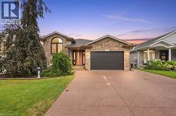 8115 BEAVER GLEN Drive Niagara Falls, ON L2H 3K5