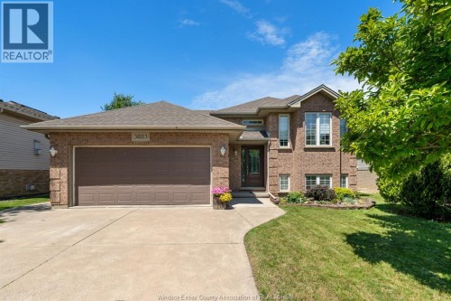 3883 Aristotle CRESCENT  Windsor, ON N9G 2N9