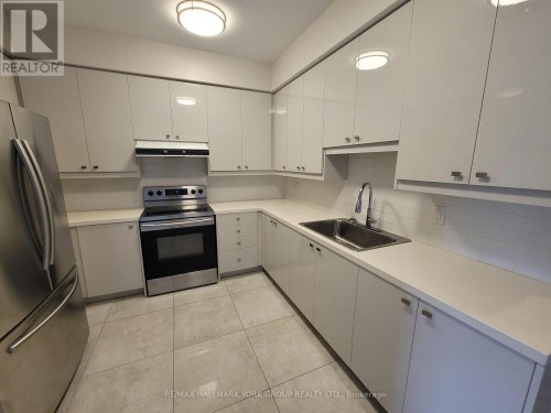 308 - 32 WELLINGTON STREET E , Aurora, Ontario L4G 1H5 4
