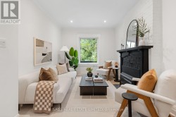 11 BERTMOUNT AVENUE Toronto, ON M4M 2X8