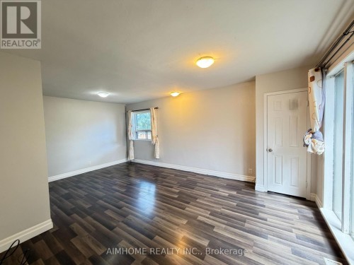 MAIN - 887 SRIGLEY STREET , Newmarket, Ontario L3Y 1Y2 2