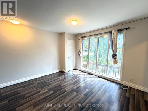 MAIN - 887 SRIGLEY STREET , Newmarket, Ontario L3Y 1Y2 3