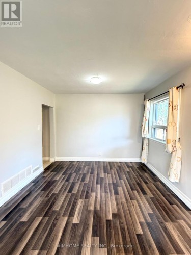 MAIN - 887 SRIGLEY STREET , Newmarket, Ontario L3Y 1Y2 5