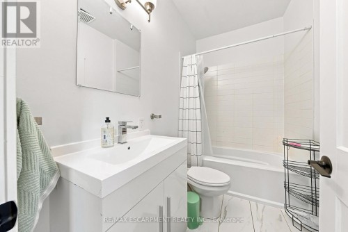 2177 Lakeshore Road, Burlington, ON 
