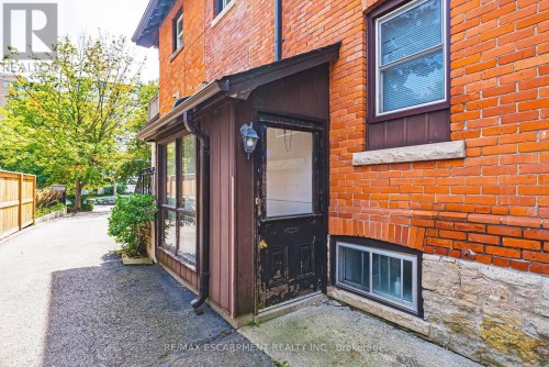 2177 Lakeshore Road, Burlington, ON 