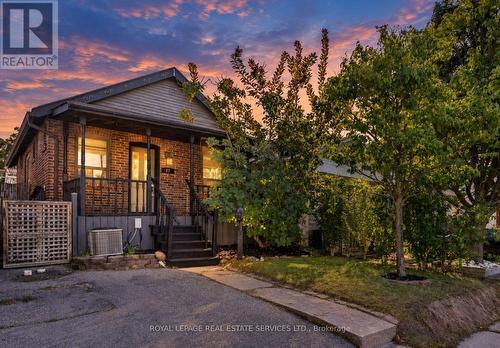 37 SEVENTEENTH STREET , Toronto, Ontario M8V 3K2