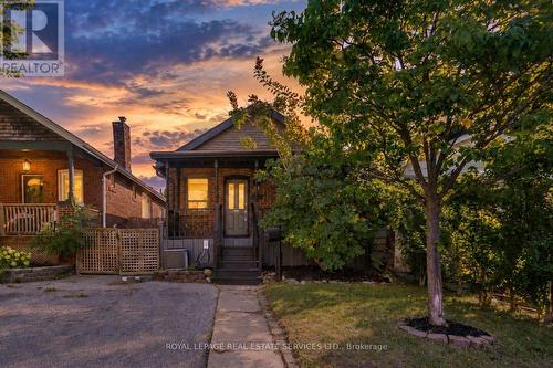 37 SEVENTEENTH STREET , Toronto, Ontario M8V 3K2 2