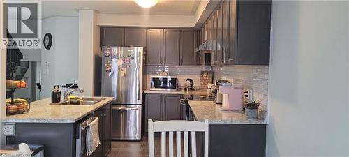 90 BLOOM Crescent , Stoney Creek, Ontario L0R 1P0 3